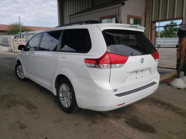 Photo 3 from auction – 2013 TOYOTA SIENNA XLE with VIN 5TDYK3DC4DS304454