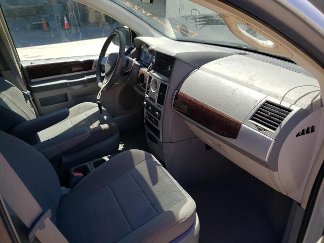 Photo 5 from auction – 2010 CHRYSLER TOWN & COU with VIN 2A4RR5D12AR346341