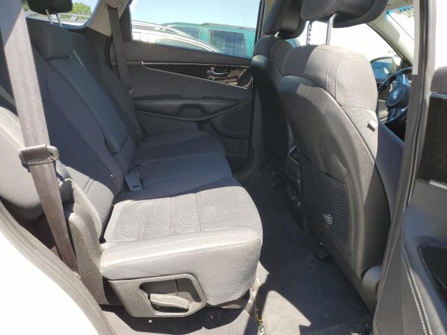 Photo 6 from auction – 2016 KIA SORENTO LX with VIN 5XYPG4A36GG096196