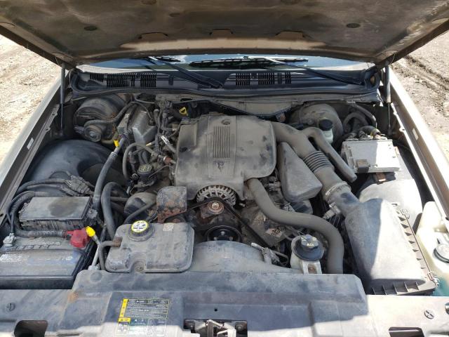 Photo 7 from auction – 2005 FORD CROWN VICT with VIN 2FAFP74W15X166622
