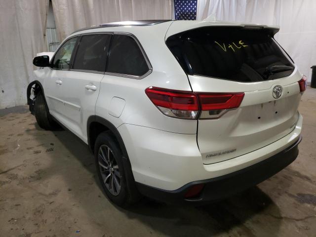 Photo 3 from auction – 2019 TOYOTA HIGHLANDER with VIN 5TDJZRFH9KS593143