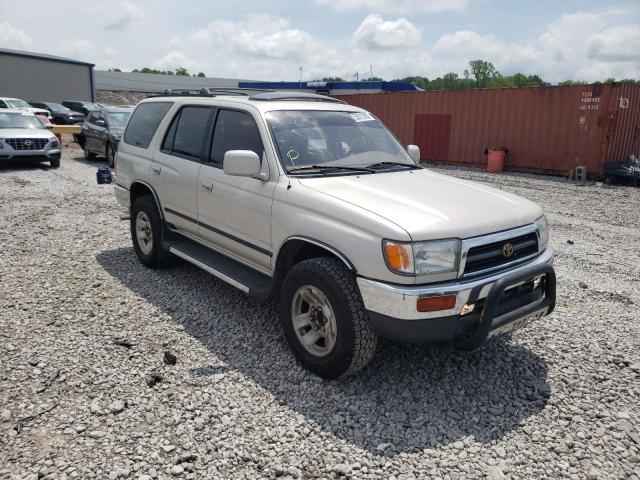 TOYOTA 4RUNNER SR 1998 with VIN JT3GN86R2W0056975 - Photo from auction