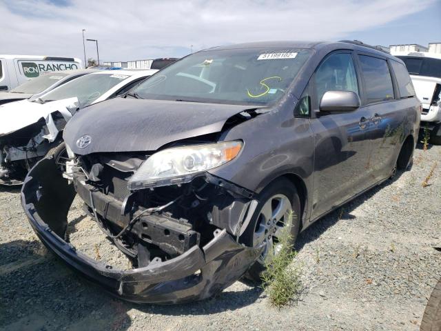 Photo 2 from auction – 2016 TOYOTA SIENNA LE with VIN 5TDKK3DC2GS723008