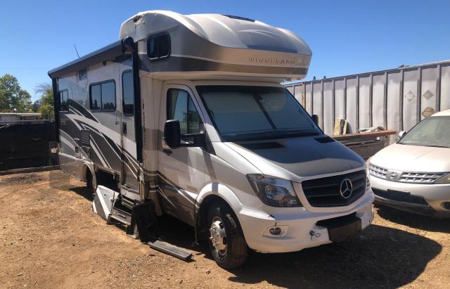 WINNEBAGO ALL MODELS 2017 with VIN 8BNPF4CC4GE123775 - Photo from auction
