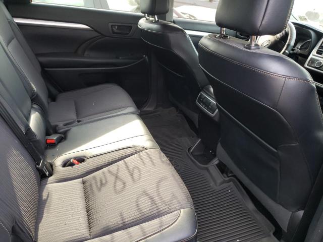 Photo 6 from auction – 2017 TOYOTA HIGHLANDER with VIN 5TDBZRFH2HS430816
