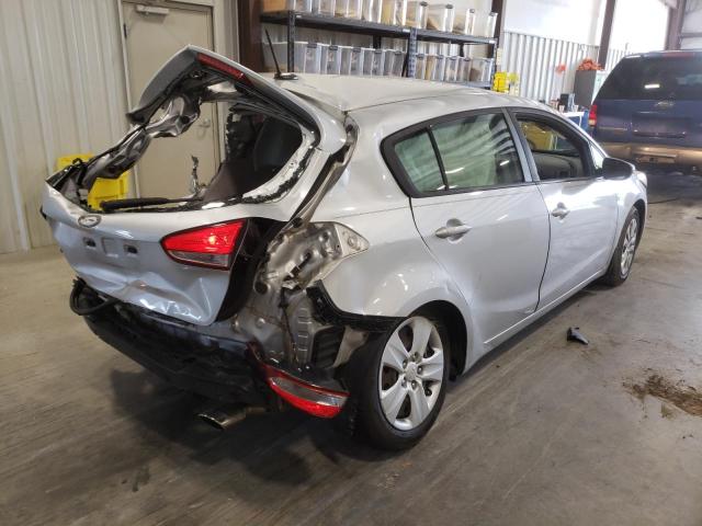 Zdjęcie 4 z aukcji – 2016 KIA FORTE LX z VIN KNAFK5A89G5570935