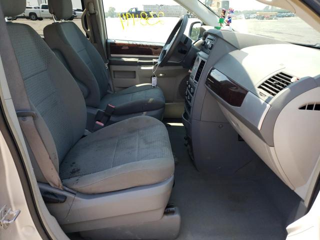 Photo 5 from auction – 2010 CHRYSLER TOWN & COU with VIN 2A4RR5D17AR421471