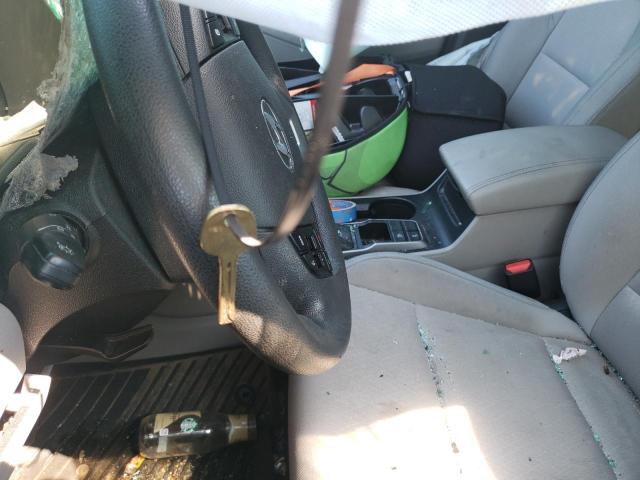 Photo 9 from auction – 2018 HYUNDAI TUCSON SE with VIN KM8J2CA49JU766347
