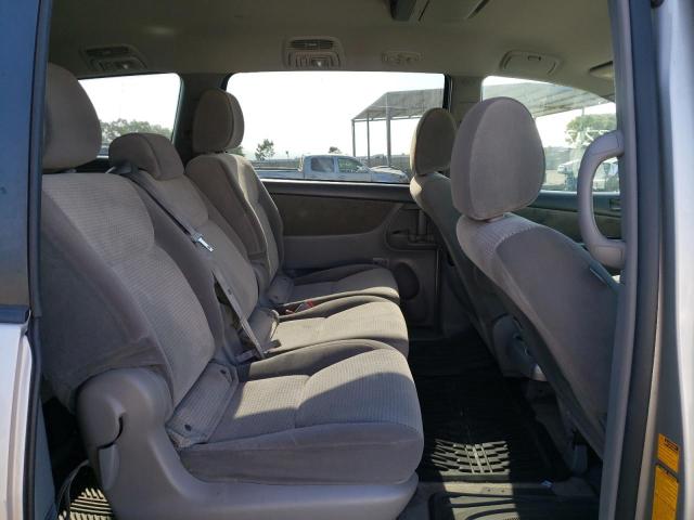 Photo 6 from auction – 2010 TOYOTA SIENNA CE with VIN 5TDKK4CC3AS305507