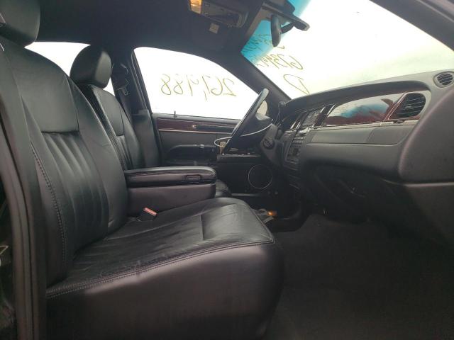 Photo 5 from auction – 2004 LINCOLN TOWN CAR E with VIN 1LNHM84W24Y673945
