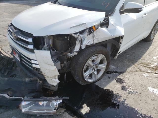 Photo 9 from auction – 2017 TOYOTA HIGHLANDER with VIN 5TDYZRFH8HS210378