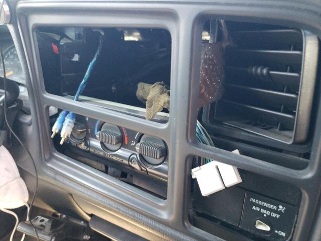 Photo 9 from auction – 2001 CHEVROLET silverado with VIN 2GCEC19VX11323575