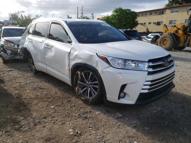 TOYOTA HIGHLANDER 2018 with VIN 5TDKZRFH2JS540190 - Photo from auction
