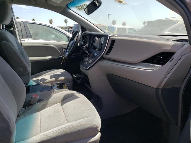 Photo 5 from auction – 2016 TOYOTA SIENNA LE with VIN 5TDKK3DC2GS723008