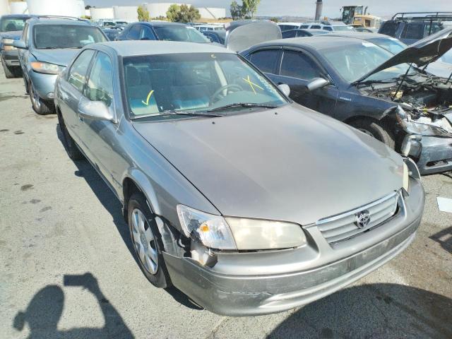 TOYOTA CAMRY CE 2000 with VIN JT2BG22K0Y0440383 - Photo from auction