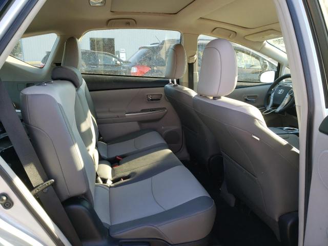 Photo 6 from auction – 2017 TOYOTA PRIUS V with VIN JTDZN3EU3HJ068353