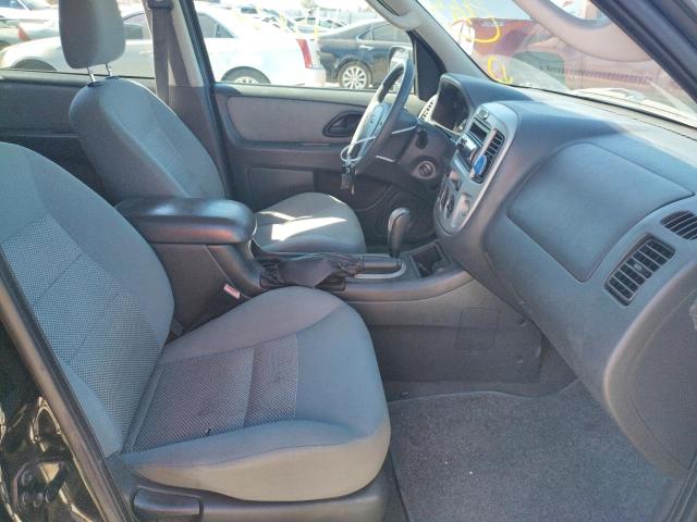 Photo 5 from auction – 2005 FORD ESCAPE XLT with VIN 1FMYU03185KB24018