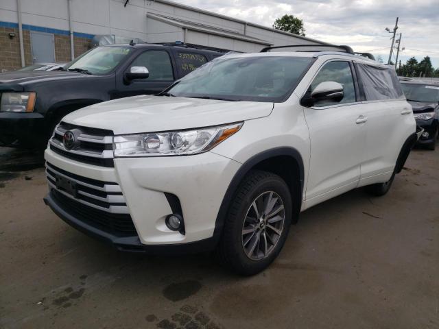 Photo 2 from auction – 2018 TOYOTA HIGHLANDER with VIN 5TDJZRFH6JS872256
