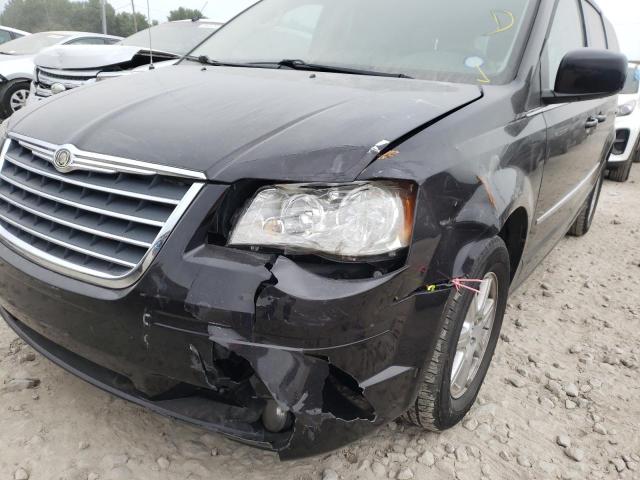 Photo 9 from auction – 2010 CHRYSLER TOWN & COU with VIN 2A4RR8D10AR357422