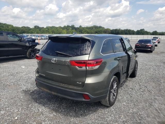 Фото 4 с аукциона – 2018 TOYOTA HIGHLANDER с VIN 5TDKZRFH9JS280127