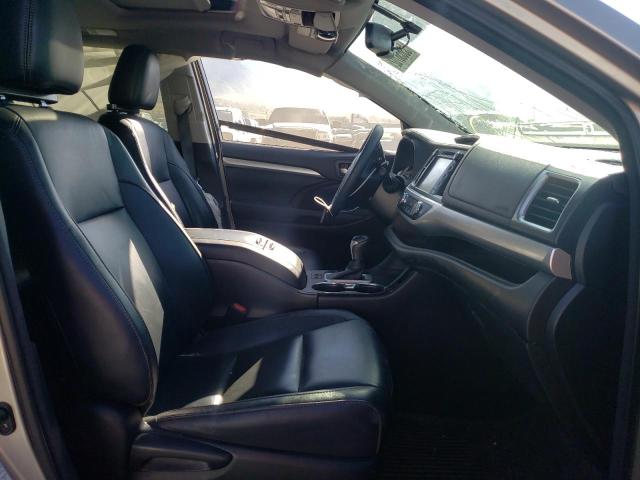 Photo 5 from auction – 2016 TOYOTA HIGHLANDER with VIN 5TDJKRFH6GS500154