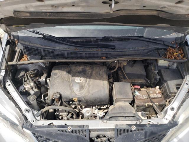 Photo 7 from auction – 2017 TOYOTA SIENNA SE with VIN 5TDXZ3DC7HS811152