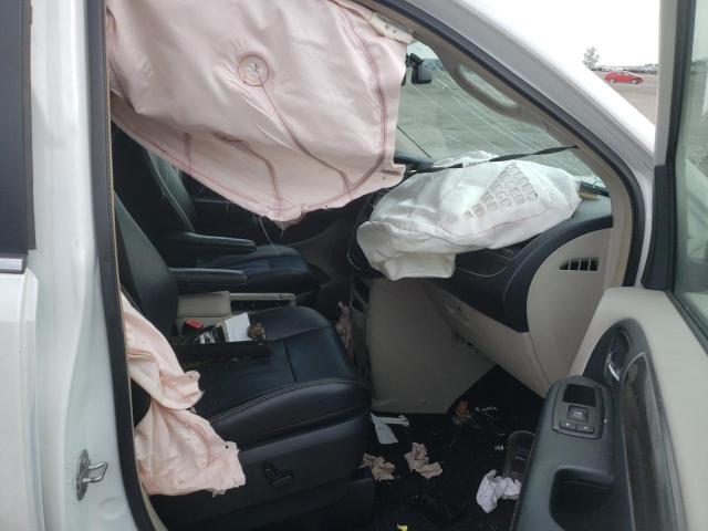 Photo 5 from auction – 2015 CHRYSLER TOWN & COU with VIN 2C4RC1CG4FR515174