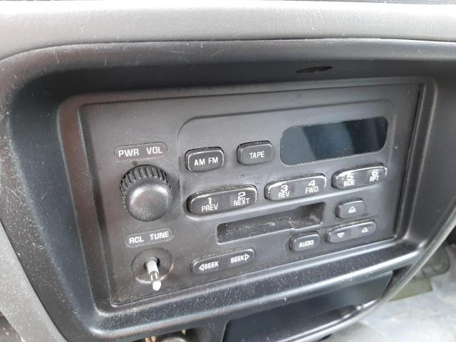 Photo 9 from auction – 2000 CHEVROLET TRACKER with VIN 2CNBJ13C3Y6955195