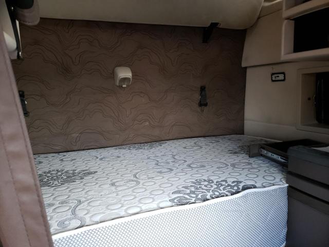Photo 6 from auction – 2013 VOLVO VN VNL with VIN 4V4NC9TH7DN563353