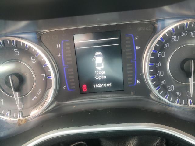 Photo 8 from auction – 2015 CHRYSLER 200 LIMITE with VIN 1C3CCCABXFN677644