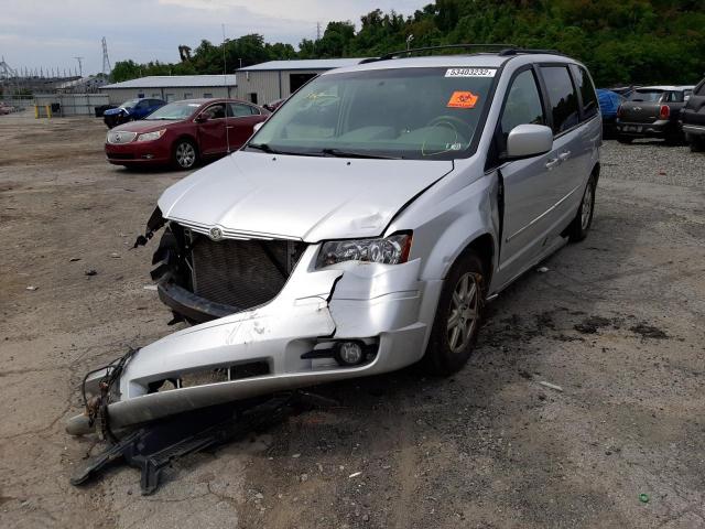 Photo 2 from auction – 2010 CHRYSLER TOWN & COU with VIN 2A4RR5D17AR109988