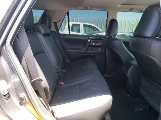 Photo 6 from auction – 2018 TOYOTA 4RUNNER SR with VIN JTEBU5JR0J5549673