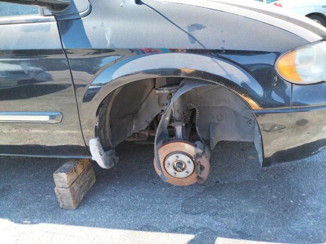 Photo 9 from auction – 2005 CHRYSLER TOWN AND C with VIN 2C8GP54L45R575273