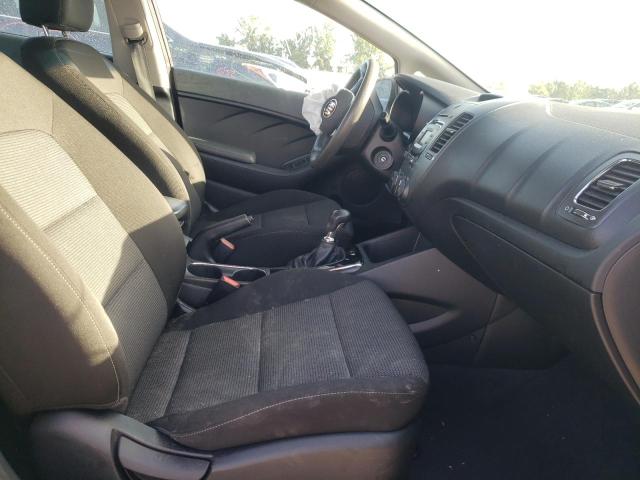 Photo 5 from auction – 2017 KIA FORTE LX with VIN 3KPFK4A72HE016078