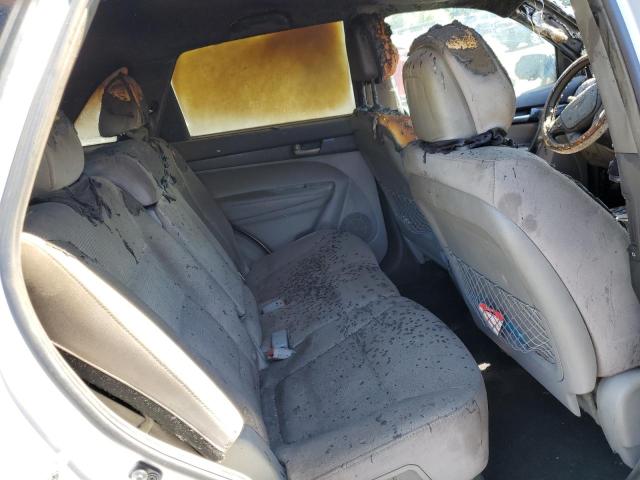 Photo 6 from auction – 2014 KIA SORENTO LX with VIN 5XYKT4A69EG521942