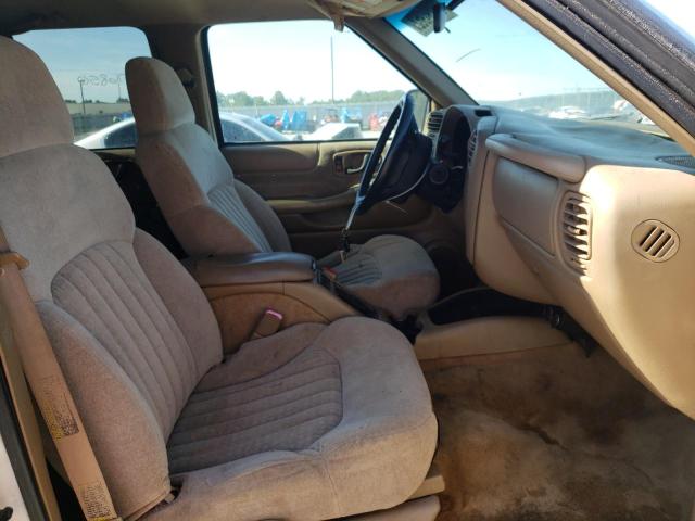 Photo 5 from auction – 2002 CHEVROLET BLAZER with VIN 1GNCS13W82K154340