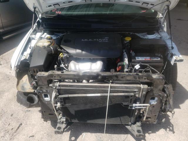 Photo 7 from auction – 2015 CHRYSLER 200 LIMITE with VIN 1C3CCCABXFN677644