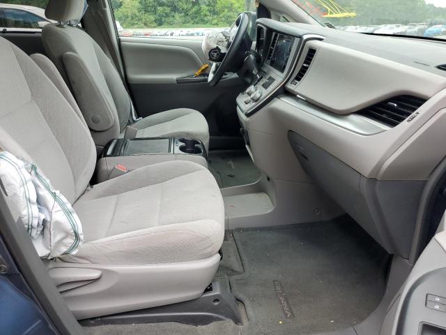 Photo 5 from auction – 2017 TOYOTA SIENNA LE with VIN 5TDKZ3DC5HS861512