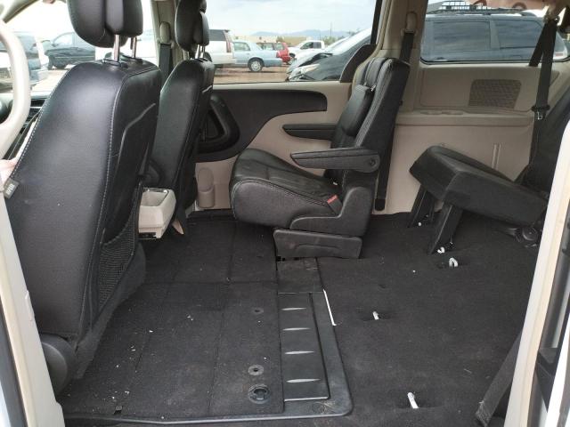 Photo 6 from auction – 2014 CHRYSLER TOWN & COU with VIN 2C4RC1BG4ER403314