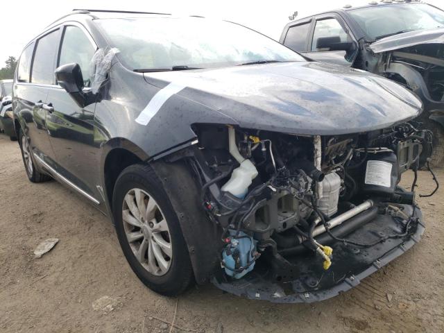 CHRYSLER PACIFICA T 2017 with VIN 2C4RC1BGXHR526863 - Photo from auction