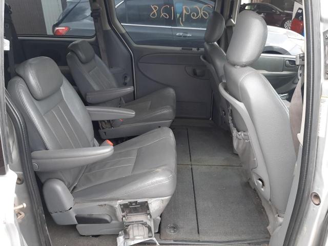 Photo 6 from auction – 2005 CHRYSLER TOWN & COU with VIN 2C4GP54L65R251064