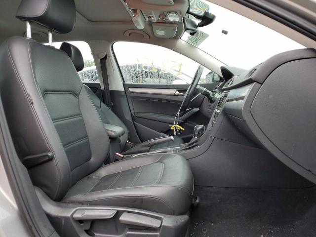 Photo 5 from auction – 2014 VOLKSWAGEN PASSAT SE with VIN 1VWBS7A3XEC070452