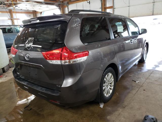 Photo 4 from auction – 2011 TOYOTA SIENNA XLE with VIN 5TDYK3DC8BS156287