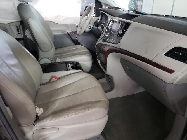 Photo 5 from auction – 2011 TOYOTA SIENNA XLE with VIN 5TDYK3DC8BS156287
