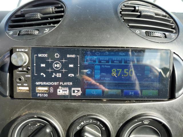 Photo 9 from auction – 2000 VOLKSWAGEN NEW BEETLE with VIN 3VWCD21C8YM438213