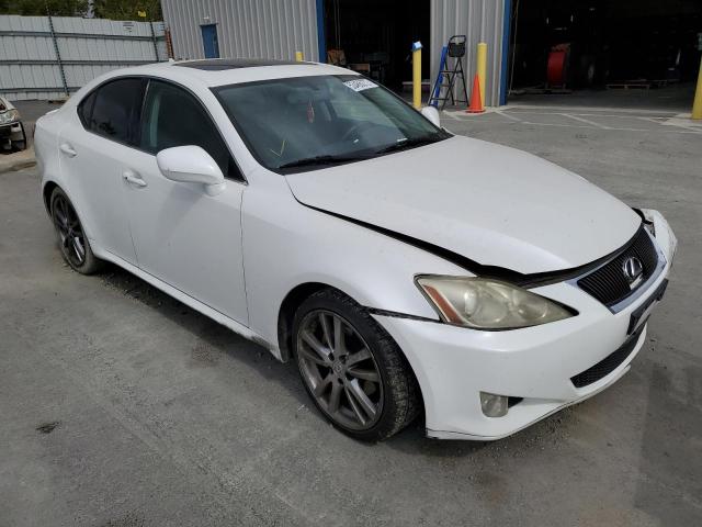 LEXUS IS 250 2008 مع رقم تعريف المركبة JTHBK262985082590 - صورة من المزاد