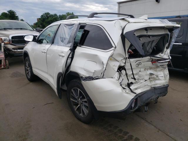 Photo 3 from auction – 2018 TOYOTA HIGHLANDER with VIN 5TDJZRFH6JS872256