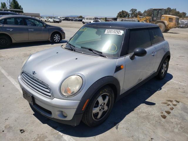 Photo 2 from auction – 2007 MINI COOPER with VIN WMWMF33527TT56013