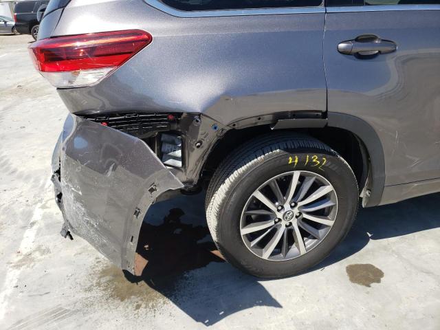 Photo 9 from auction – 2017 TOYOTA HIGHLANDER with VIN 5TDJZRFHXHS521120