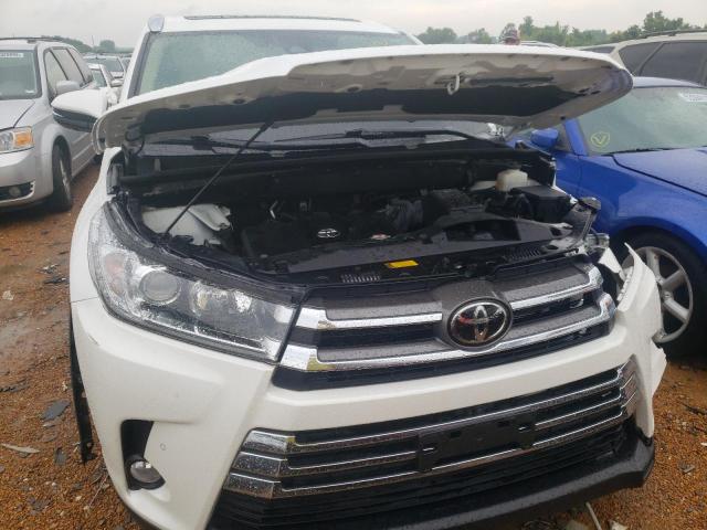 Photo 9 from auction – 2018 TOYOTA HIGHLANDER with VIN 5TDDZRFH7JS830420